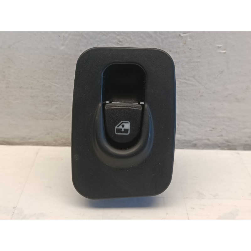 PULSANTIERA ALZAVETRO ANTERIORE DESTRA LANCIA YPSILON 843 735360607 A8817 PULSANTIERA ALZAVETRO ANTERIORE DESTRA LANCIA YPSILON 843 735360607 A8817