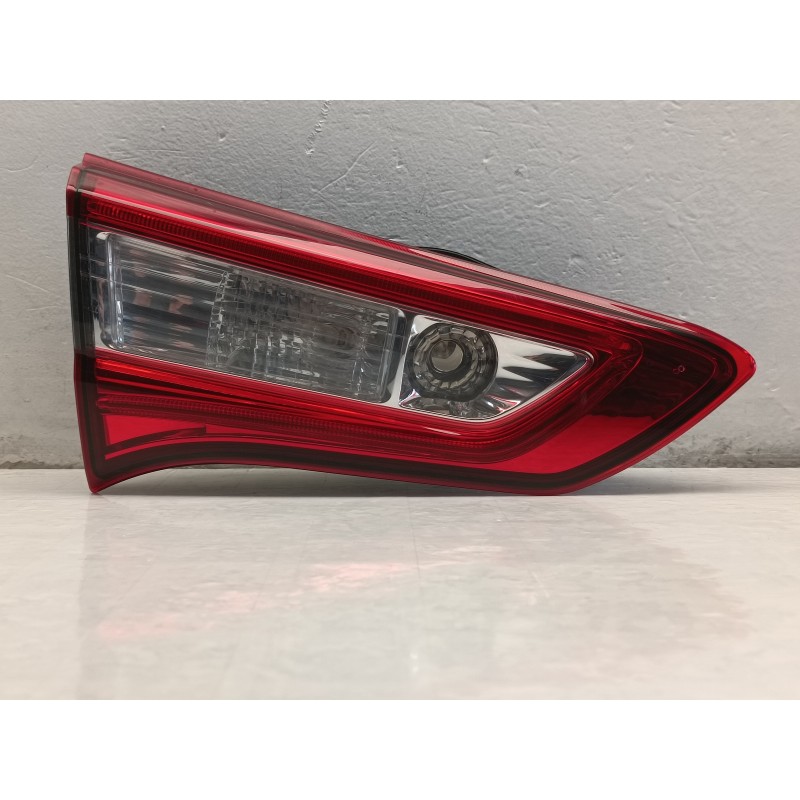 STOP FARO POSTERIORE SINISTRO INTERNO TOYOTA YARIS HYBRID 3 2017 2020 A8841 A8841 STOP FARO POSTERIORE SINISTRO INTERNO TOYOTA YARIS HYBRID 3 2017 2020 A8841 A8841