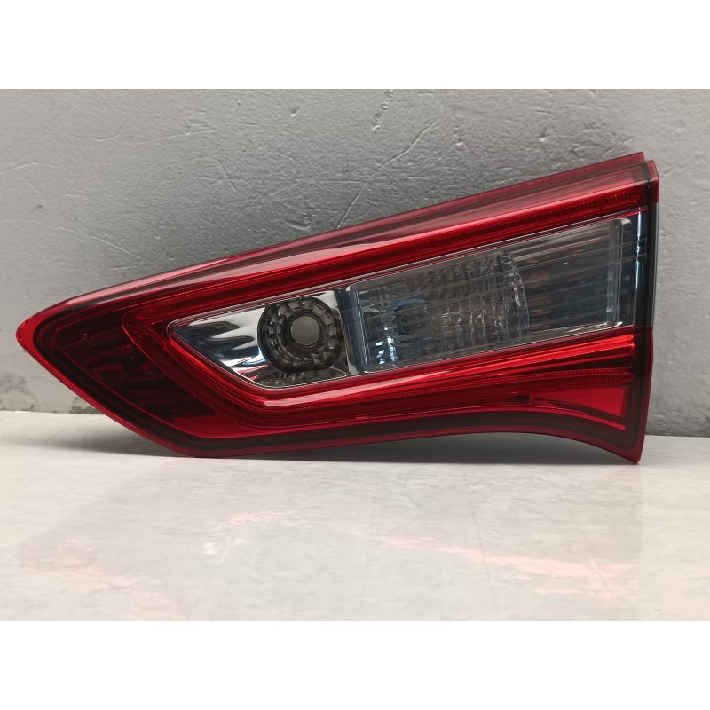 STOP FARO POSTERIORE DESTRO INTERNO TOYOTA YARIS HYBRID 3 2017 2020 A8843 STOP FARO POSTERIORE DESTRO INTERNO TOYOTA YARIS HYBRID 3 2017 2020 A8843