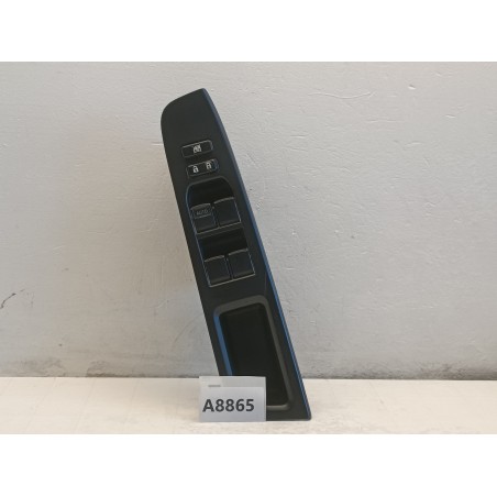 PULSANTIERA ALZAVETRO ANTERIORE SINISTRA TOYOTA YARIS HYBRID 3 SERIE  A8865