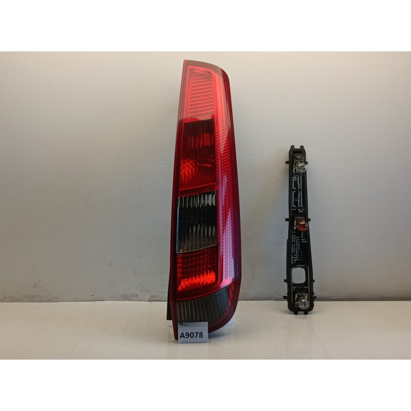 FARO FANALE STOP POSTERIORE DESTRO FORD FIESTA V 5 3P 2002 2006 2S6113N004AD 1324561 A9078 FARO FANALE STOP POSTERIORE DESTRO FORD FIESTA V 5 3P 2002 2006 2S6113N004AD 1324561 A9078
