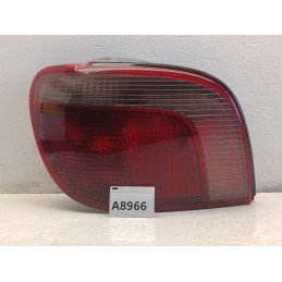 FARO STOP FANALE POSTERIORE SINISTRO TOYOTA YARIS 1 SERIE 1999 2002  A8966