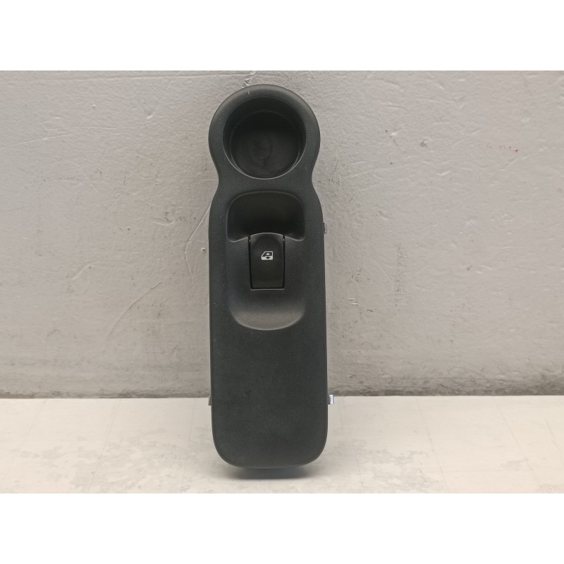 PULSANTIERA ALZAVETRO ANTERIORE DESTRA RENAULT MODUS 8200278436 2004 2013 A8969 PULSANTIERA ALZAVETRO ANTERIORE DESTRA RENAULT MODUS 8200278436 2004 2013 A8969