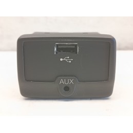 INTERFACCIA PRESA ATTACCO USB AUX FIAT 500L 3300184300 2012 2022  A9007