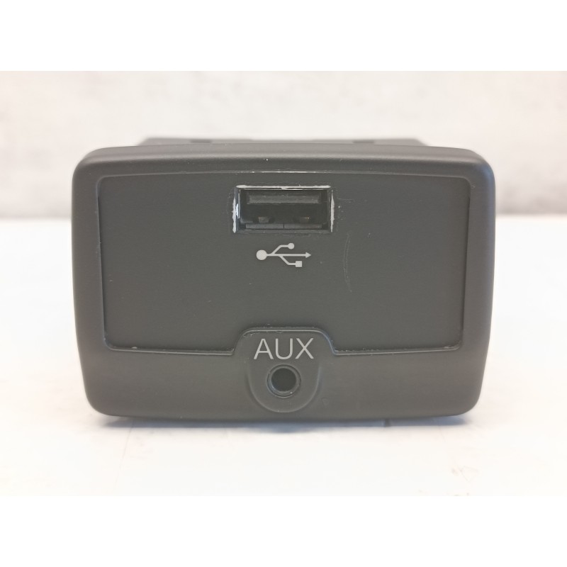 INTERFACCIA PRESA ATTACCO USB AUX FIAT 500L 3300184300 2012 2022  A9007