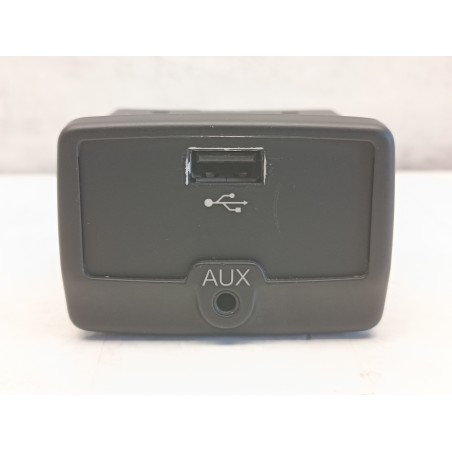 INTERFACCIA PRESA ATTACCO USB AUX FIAT 500L 3300184300 2012 2022  A9007