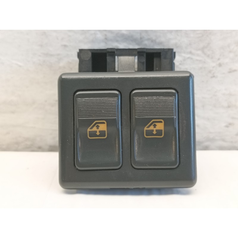 PULSANTIERA ALZAVETRO ANTERIORE SINISTRA FIAT DUCATO 2 1997 2002 A9223 PULSANTIERA ALZAVETRO ANTERIORE SINISTRA FIAT DUCATO 2 1997 2002 A9223