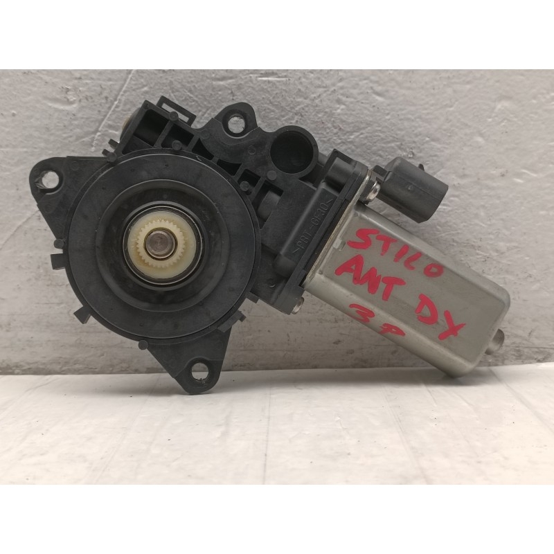 MOTORINO ALZAVETRO ANTERIORE DESTRO FIAT STILO 3P 50001603 2001 2010 A9242 MOTORINO ALZAVETRO ANTERIORE DESTRO FIAT STILO 3P 50001603 2001 2010 A9242