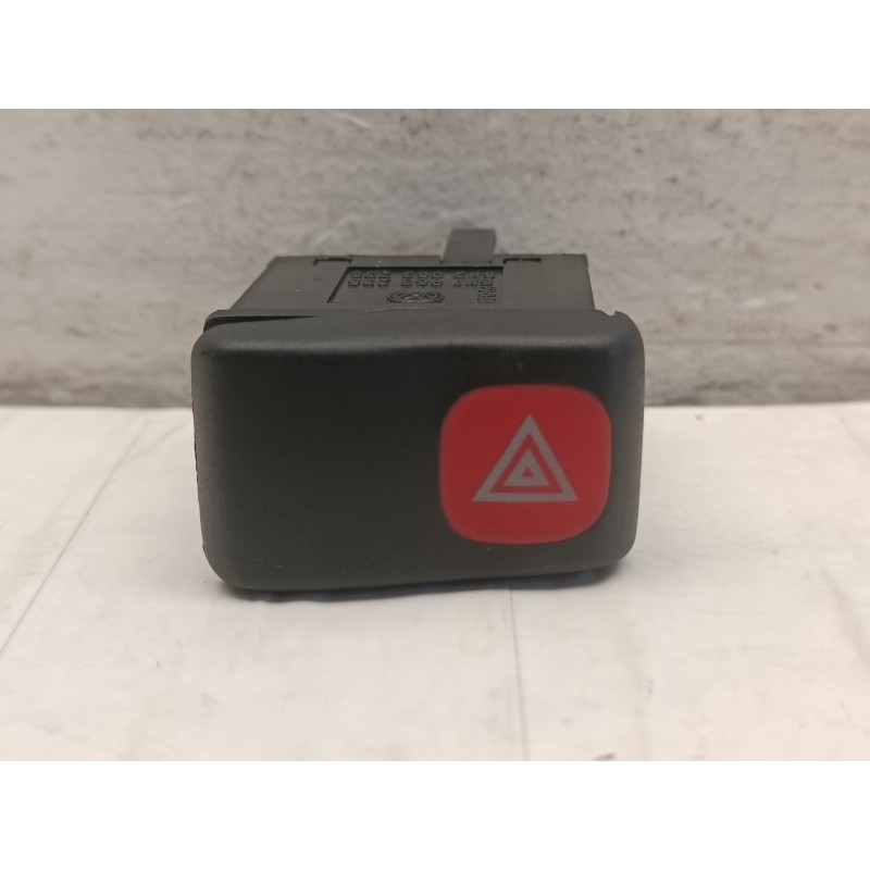 PULSANTE EMERGENZA 4 FRECCE VOLKSWAGEN POLO 3 6N 6N1953235 A9303 PULSANTE EMERGENZA 4 FRECCE VOLKSWAGEN POLO 3 6N 6N1953235 A9303