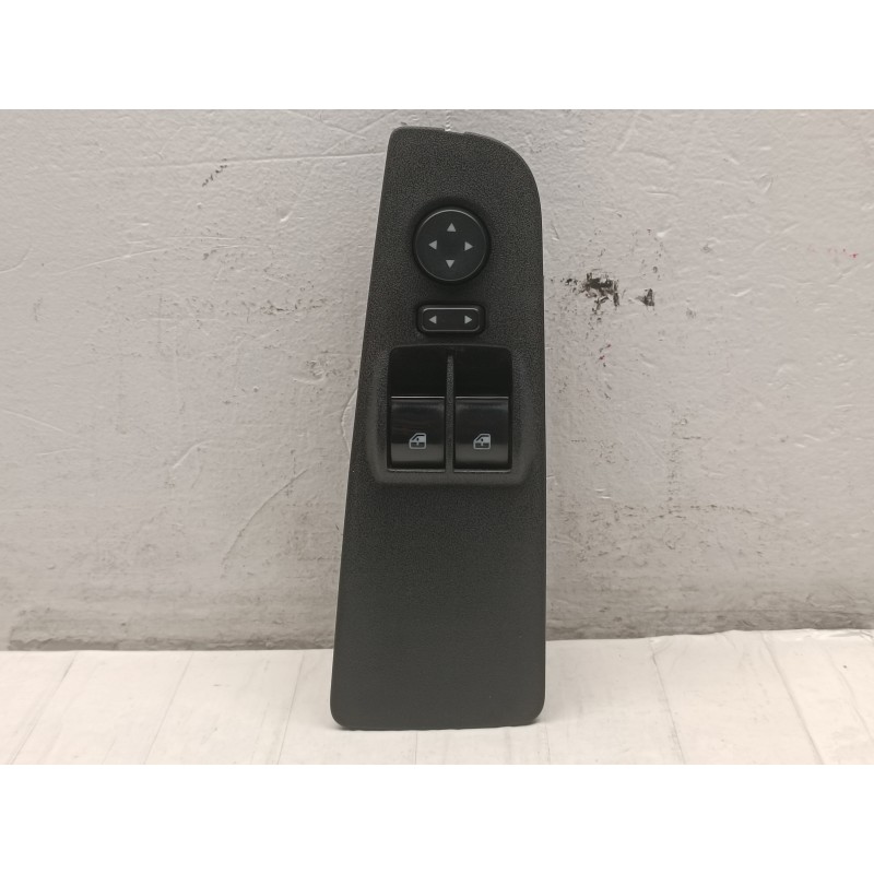 PULSANTIERA ALZAVETRO ANTERIORE SINISTRA FIAT GRANDE PUNTO 735380444 A9309 PULSANTIERA ALZAVETRO ANTERIORE SINISTRA FIAT GRANDE PUNTO 735380444 A9309