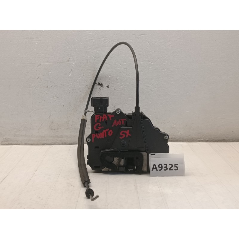 SERRATURA PORTA ANTERIORE SINISTRA SX FIAT GRANDE PUNTO 55702897 52065105 A9325 SERRATURA PORTA ANTERIORE SINISTRA SX FIAT GRANDE PUNTO 55702897 52065105 A9325
