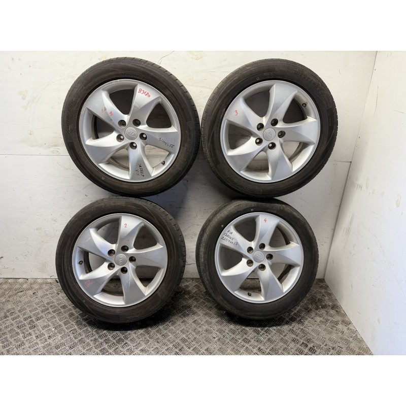 Set 4 cerchi in lega originali Kia 17 pollici 529101D300 con gomme 225 50 R17 DOT 2022 B3180 Set 4 cerchi in lega originali Kia 17 pollici 529101D300 con gomme 225 50 R17 DOT 2022 B3180