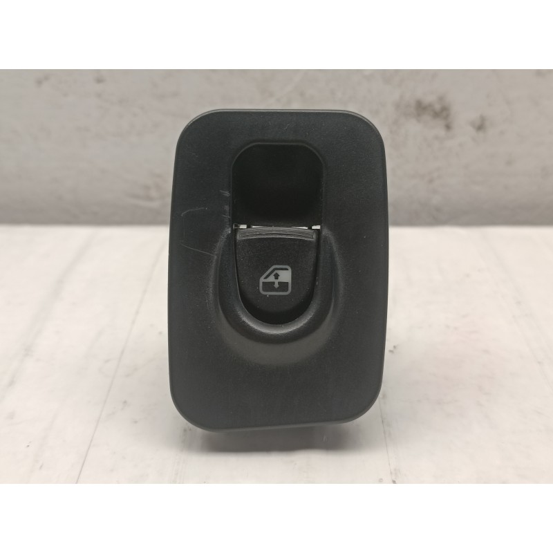 Pulsante alzavetro anteriore destro Lancia Ypsilon 843 735360607 A9549 Pulsante alzavetro anteriore destro Lancia Ypsilon 843 735360607 A9549
