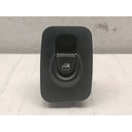 Pulsante alzavetro anteriore destro Lancia Ypsilon 843 735360607  A9549