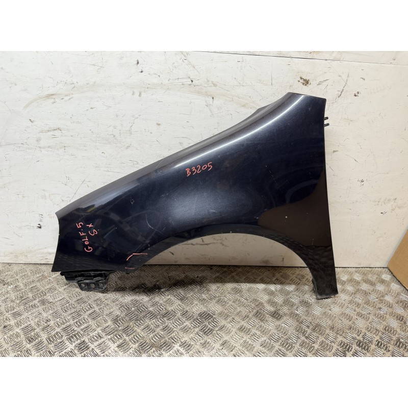 Parafango anteriore sinistro Volkswagen Golf 5 nero usato 1K6821021A B3205 Parafango anteriore sinistro Volkswagen Golf 5 nero usato 1K6821021A B3205