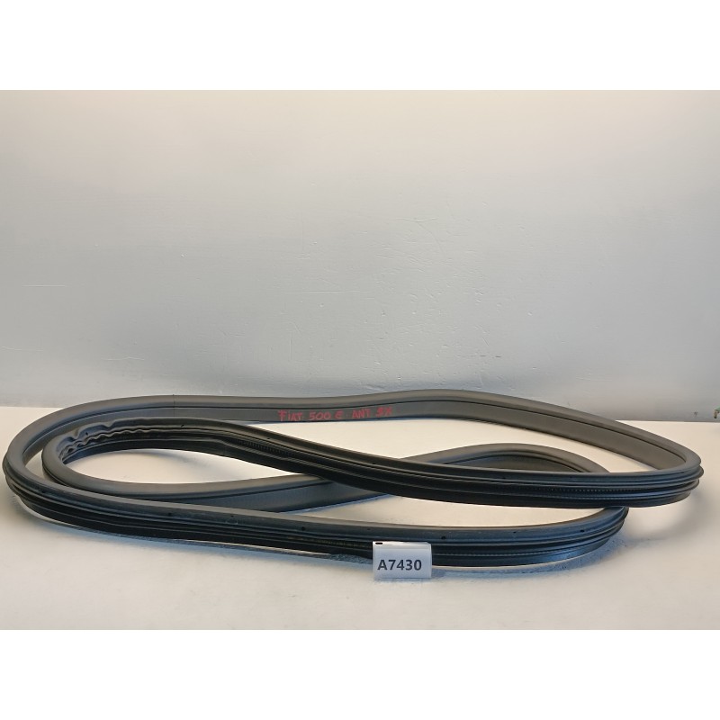 Guarnizione ossatura gomma porta anteriore sinistra Fiat 500e elettrica A7430 Guarnizione ossatura gomma porta anteriore sinistra Fiat 500e elettrica A7430
