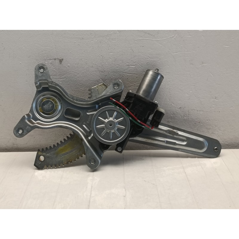 Motorino alzavetro posteriore destro Suzuki Swift 5 serie 83530-61M00 A9630 Motorino alzavetro posteriore destro Suzuki Swift 5 serie 83530-61M00 A9630
