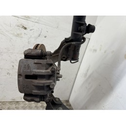 Mozzo fusello anteriore sinistro completo Kia Carens 2008 2.0 diesel usato  B3223