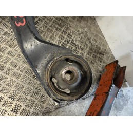 Mozzo fusello anteriore sinistro completo Kia Carens 2008 2.0 diesel usato  B3223