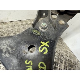 Mozzo fusello anteriore sinistro completo Kia Carens 2008 2.0 diesel usato  B3223
