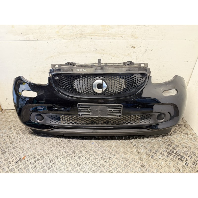 Paraurti anteriore Smart Forfour 453 nero A45388096019999 usato B3284 Paraurti anteriore Smart Forfour 453 nero A45388096019999 usato B3284