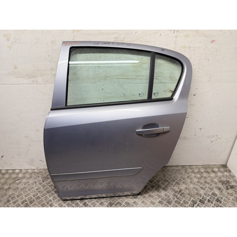 Porta posteriore sinistra Opel Corsa D grigio chiaro usata 93189342 completa B3276 Porta posteriore sinistra Opel Corsa D grigio chiaro usata 93189342 completa B3276