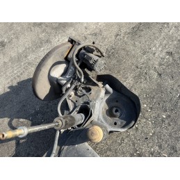 Ponte posteriore Peugeot 3008 2 serie 1.5 HDi 2018 completo dischi e mozzi  B3326
