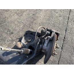 Ponte posteriore Peugeot 3008 2 serie 1.5 HDi 2018 completo dischi e mozzi  B3326