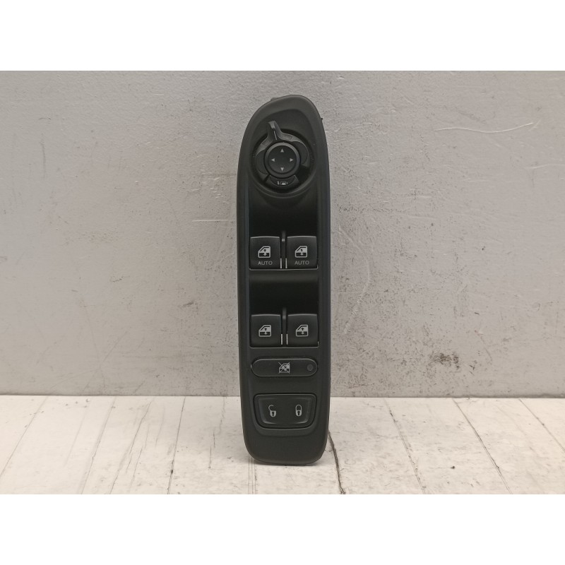Pulsantiera alzavetro anteriore sinistra Jeep Compass 2 serie p6bz28lxhaa A9923 Pulsantiera alzavetro anteriore sinistra Jeep Compass 2 serie p6bz28lxhaa A9923