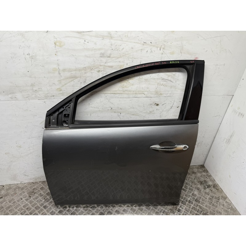 Porta anteriore sinistra Lancia Ypsilon 2011 2021 grigio quarzo 692 52121646 B3426 Porta anteriore sinistra Lancia Ypsilon 2011 2021 grigio quarzo 692 52121646 B3426