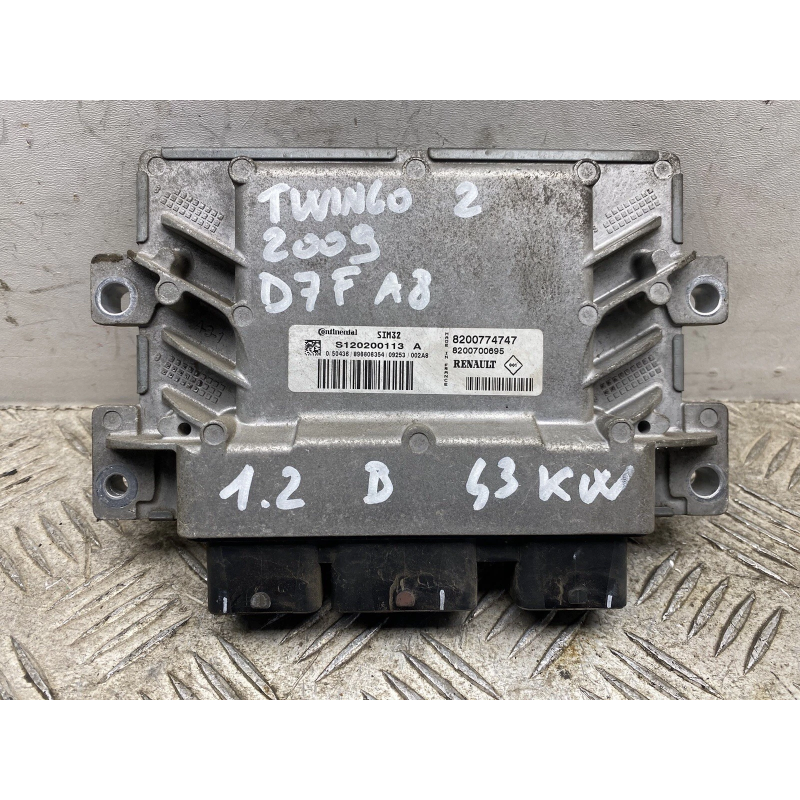 Centralina motore Renault Twingo II 2 serie 1.2B 8200774747 D7FA8  A3043