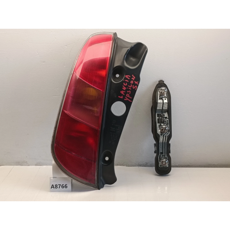 STOP FANALE POSTERIORE SINISTRO LANCIA YPSILON 843 2004 2006 51703972 A8766 STOP FANALE POSTERIORE SINISTRO LANCIA YPSILON 843 2004 2006 51703972 A8766