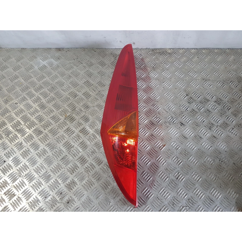 Fanale Posteriore Sinistro Fiat Punto 2ª Serie 3 Porte 1999 2003 46794078 A1774 Fanale Posteriore Sinistro Fiat Punto 2ª Serie 3 Porte 1999 2003 46794078 A1774