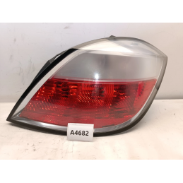 STOP FANALE POSTERIORE DESTRO OPEL Astra H Berlina 2004 2011  A4682