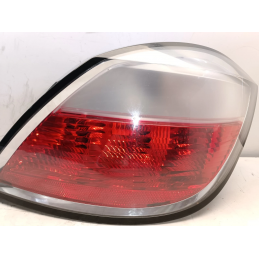 STOP FANALE POSTERIORE DESTRO OPEL Astra H Berlina 2004 2011  A4682