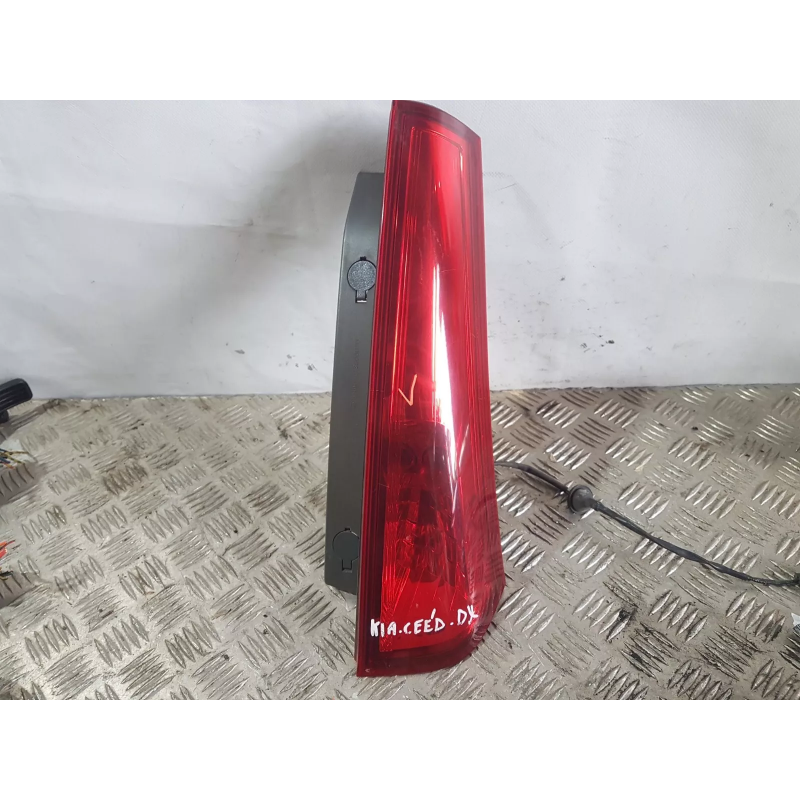 STOP FANALE POSTERIORE DESTRO SUPERIORE KIA CEED SW 2006 2012  A1566
