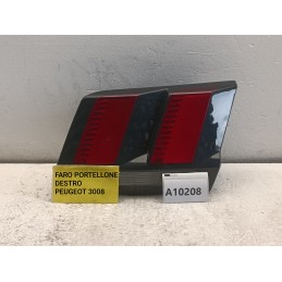 Stop posteriore interno destro sul portellone Peugeot 3008 2 9810477780  A10208