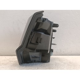 Stop posteriore interno destro sul portellone Peugeot 3008 2 9810477780  A10208