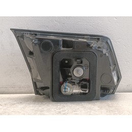 Stop posteriore interno destro sul portellone Peugeot 3008 2 9810477780  A10208