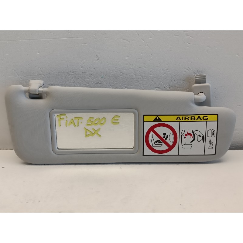 Aletta parasole destra pantina passeggero Fiat 500e EV 332 elettrica 2020 A7448 Aletta parasole destra pantina passeggero Fiat 500e EV 332 elettrica 2020 A7448
