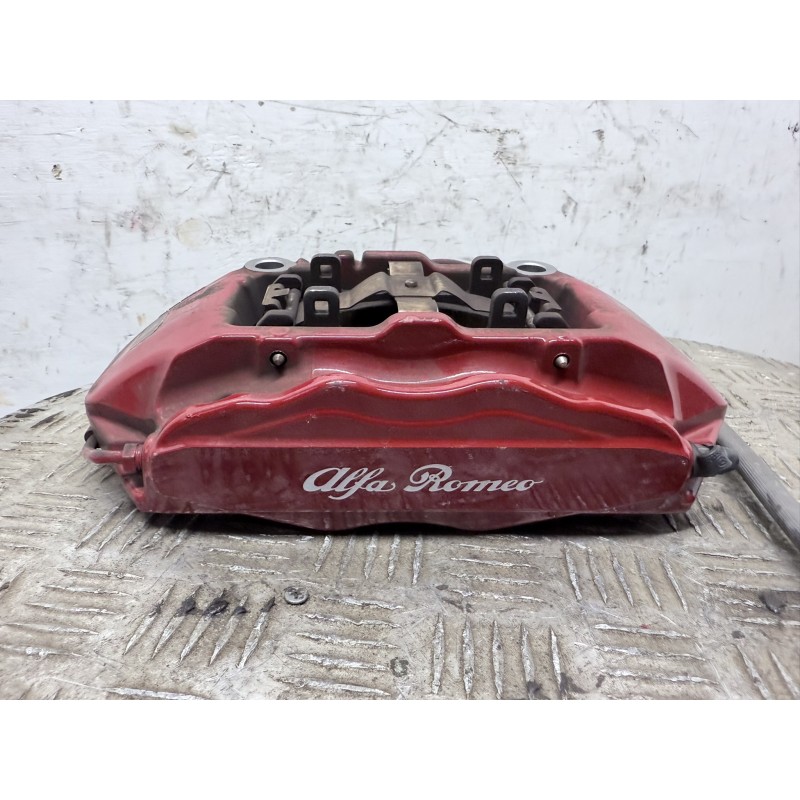 Pinza Freno Anteriore Destra Rossa Alfa Romeo Tonale 2022 1.5 MHEV OEM 77369232 B3567 Pinza Freno Anteriore Destra Rossa Alfa Romeo Tonale 2022 1.5 MHEV OEM 77369232 B3567