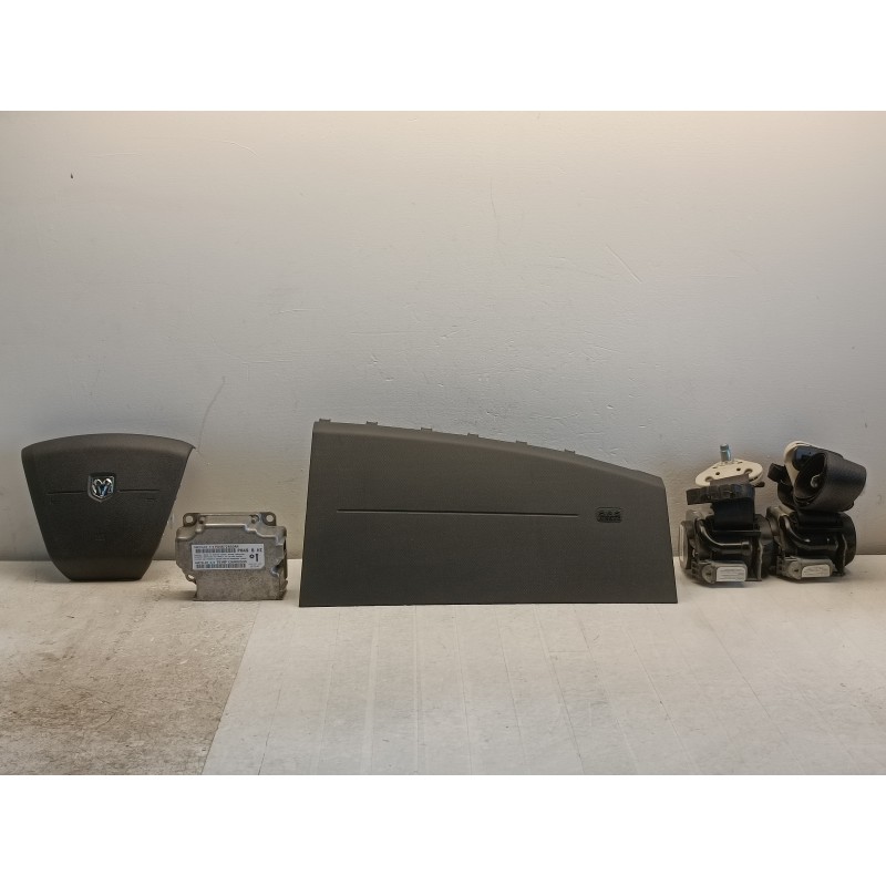 Kit airbag Dodge Caliber 2006 2012 cinture volante centralina p04672603ah A10368 Kit airbag Dodge Caliber 2006 2012 cinture volante centralina p04672603ah A10368