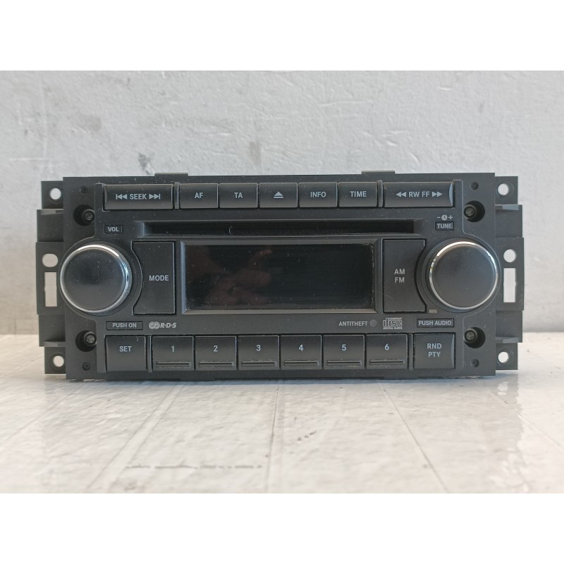 Autoradio stereo CD Dodge Caliber 2006 2012 p05064067ag A10375 Autoradio stereo CD Dodge Caliber 2006 2012 p05064067ag A10375