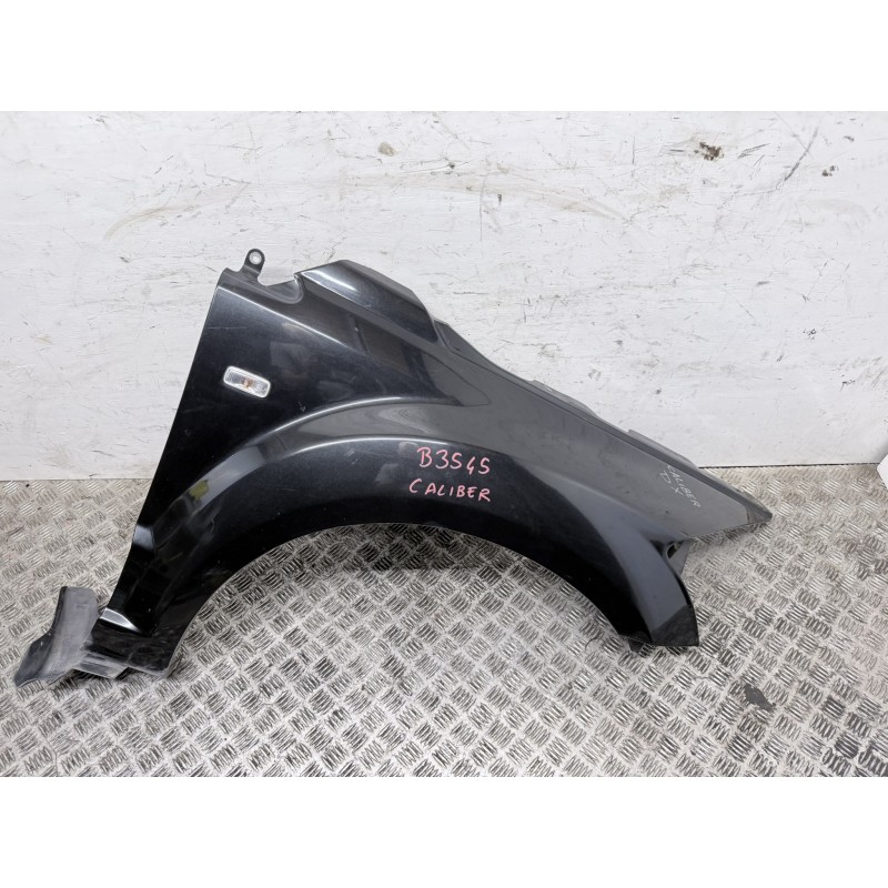 Parafango Anteriore Destro Dodge Caliber 2006 2012 Colore Nero Usato  B3545