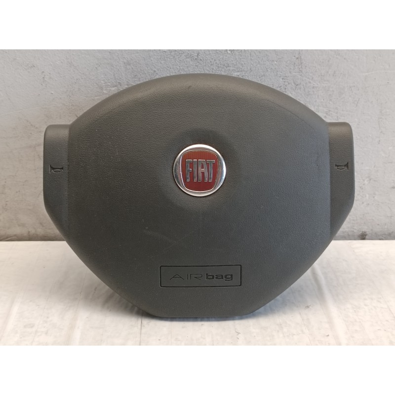 Airbag volante Fiat Panda 2 169 logo rosso 735460952 2003 2012 A10796 Airbag volante Fiat Panda 2 169 logo rosso 735460952 2003 2012 A10796