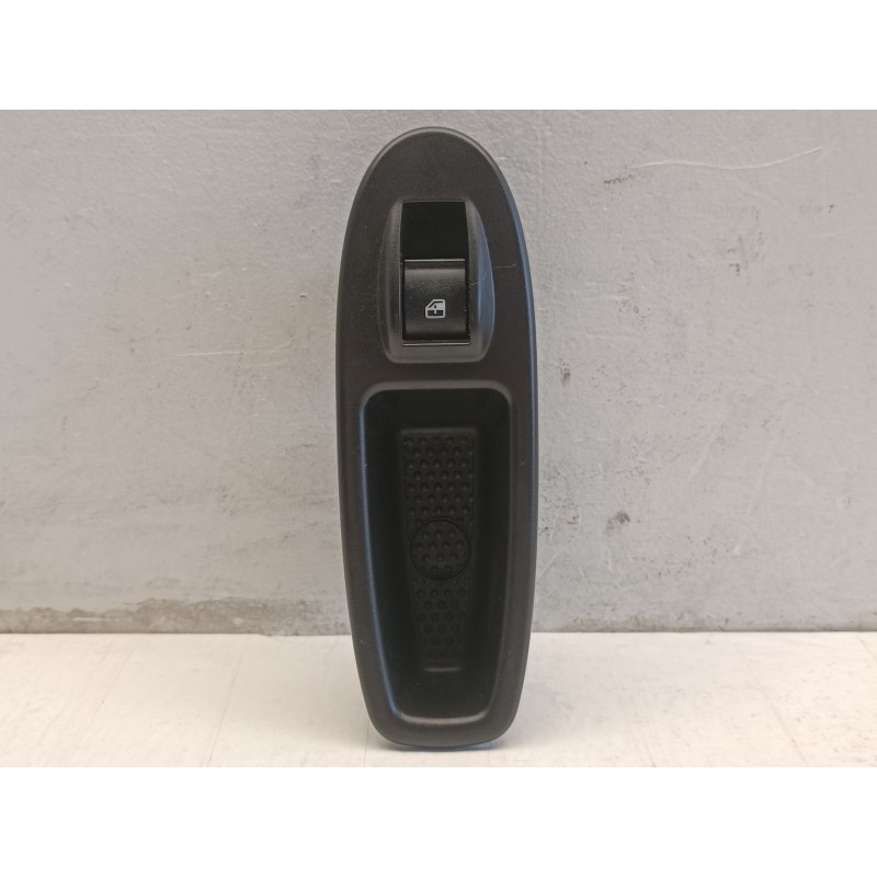 Pulsantiera alzavetro posteriore sinistra Fiat 500L 7355551570 2012 2022  A10995