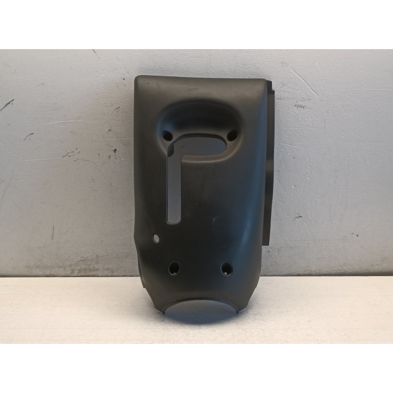 Plastica inferiore copri devio piantone sterzo Fiat Punto 2 735323617  A11138