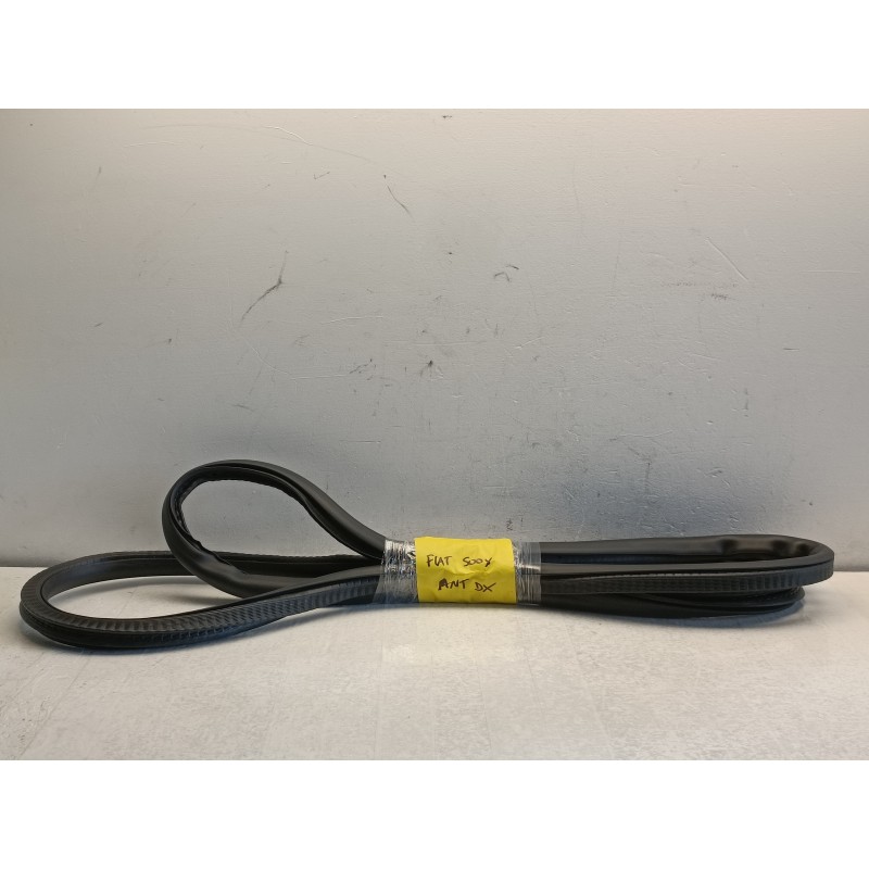Guarnizione gomma ossatura porta anteriore destra Fiat 500X  A11341